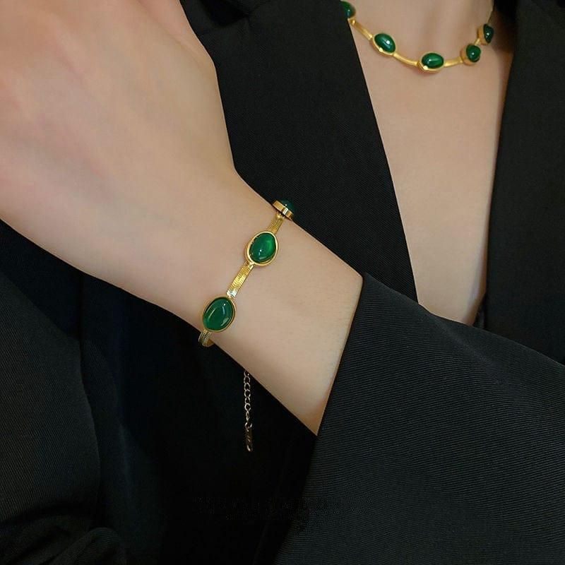 đPremium Oval Green Crystal Pendant Necklace Set With Bracelet